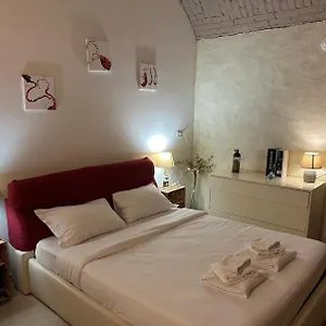 La Cantinetta Di - The Wine Cave In Milano