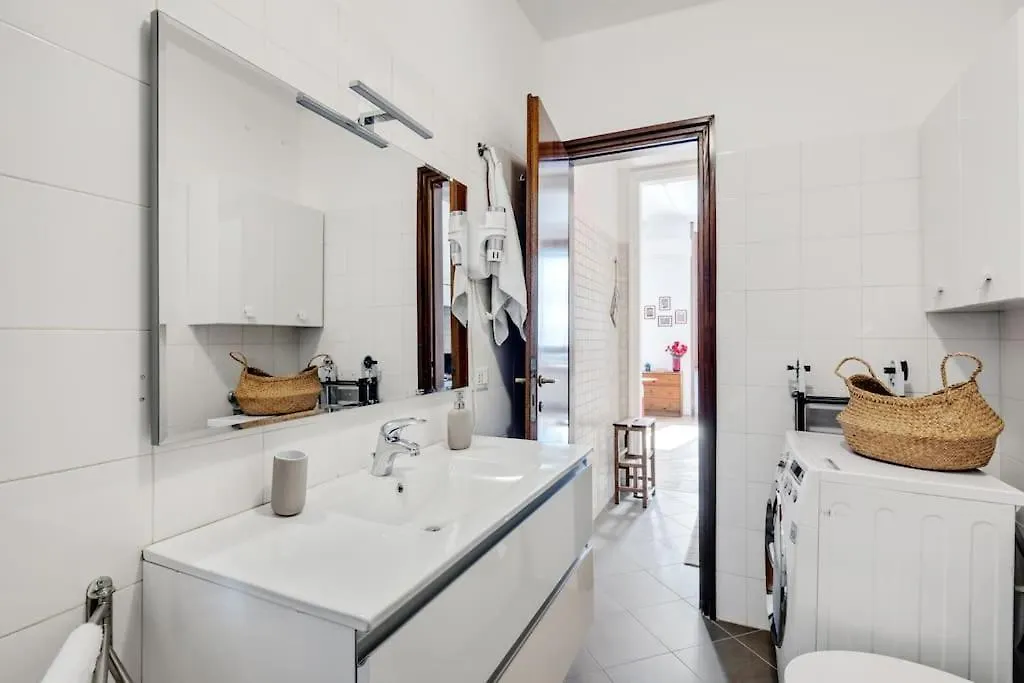 Easylife - Bello E Luminoso Flat In Zona Centrale Milano Lägenhet