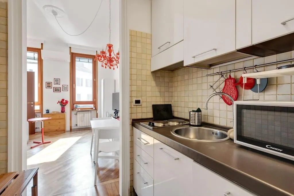 Easylife - Bello E Luminoso Flat In Zona Centrale Milano 0*,  Italien